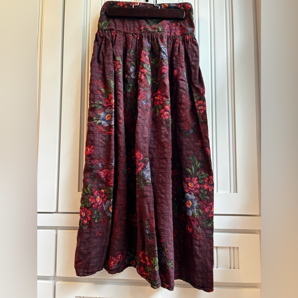 Natural Life MIDI skirt. Small